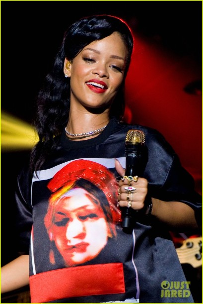 Rihanna sur scène au Trianon à Paris pour le 777 Tour.